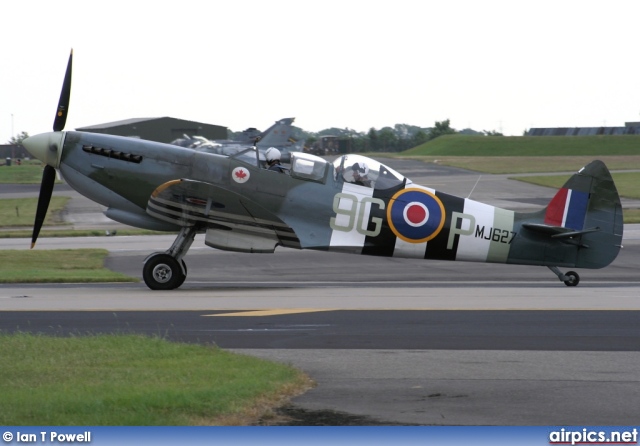 G-BMSB, Supermarine Spitfire-Tr.IX, Private