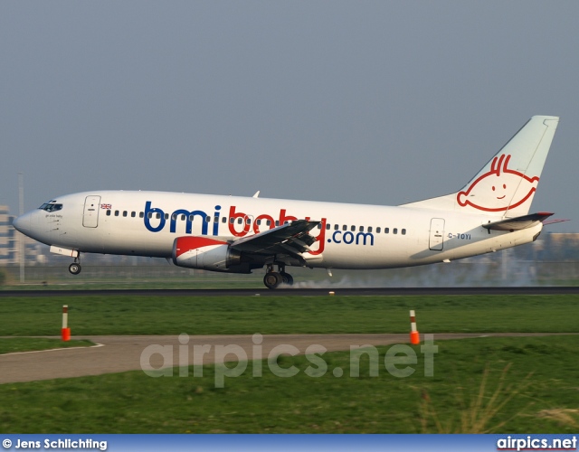 G-TOYI, Boeing 737-300, bmibaby