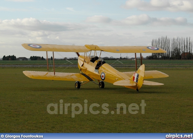 N6537, De Havilland DH-82-A Tiger Moth II, Private