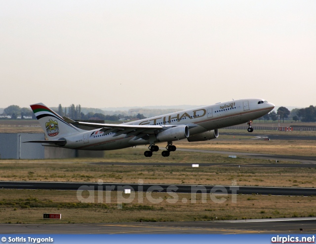A6-EYS, Airbus A330-200, Etihad Airways