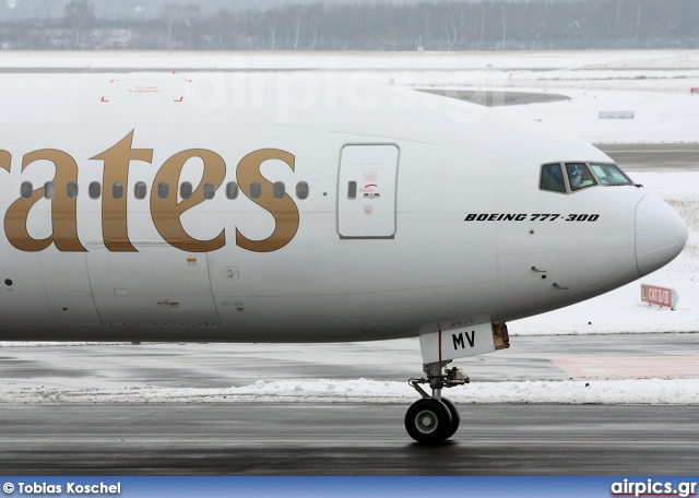 A6-EMV, Boeing 777-300, Emirates