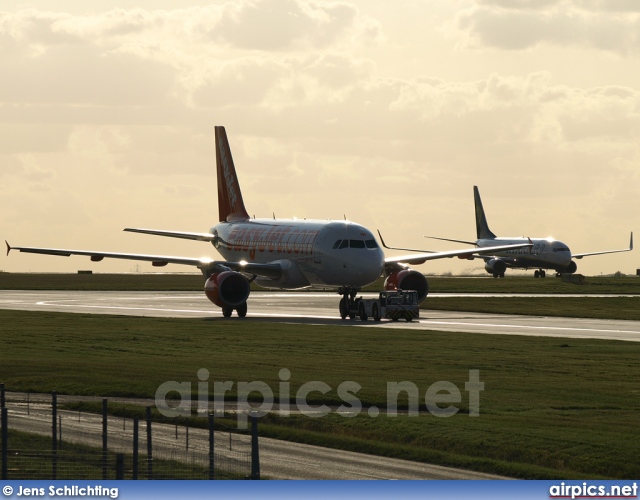 G-EZIM, Airbus A319-100, easyJet