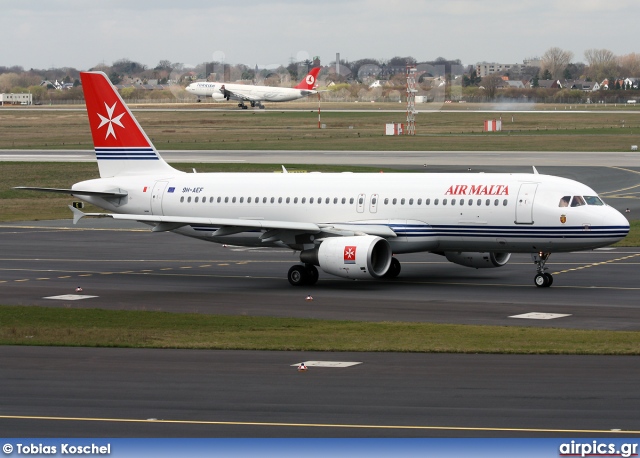 9H-AEF, Airbus A320-200, Air Malta