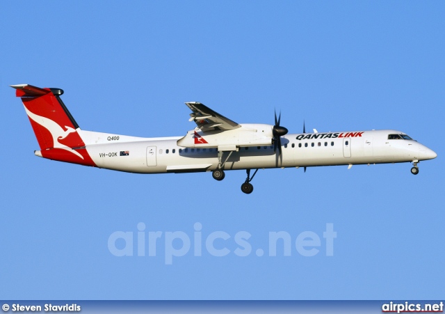 VH-QOK, De Havilland Canada DHC-8-400Q Dash 8, Qantas Link
