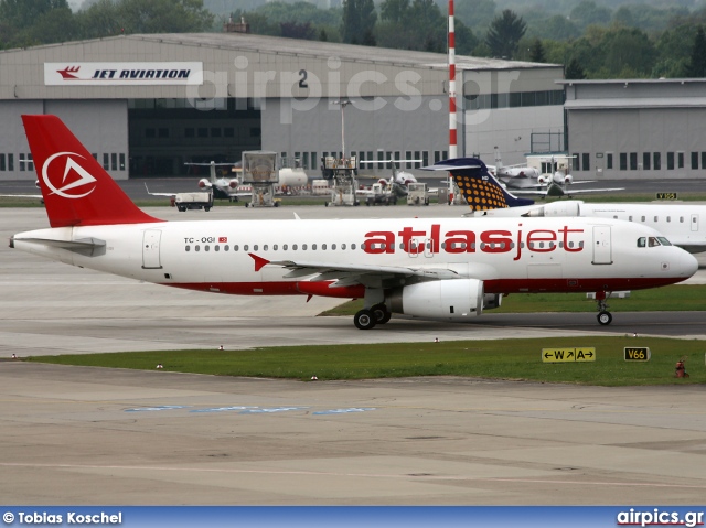 TC-OGI, Airbus A320-200, Atlasjet