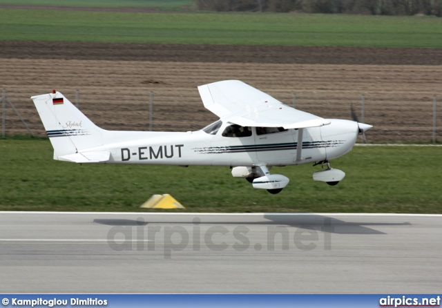 D-EMUT, Cessna 172-R Skyhawk, Private