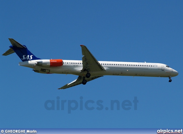 SE-DIK, McDonnell Douglas MD-82, Scandinavian Airlines System (SAS)