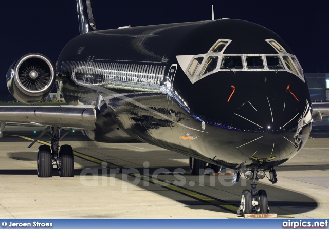 F-GMLU, McDonnell Douglas MD-83, Blue Line