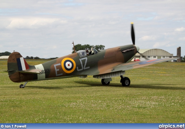 G-AIST, Supermarine Spitfire-Mk.1A, Private