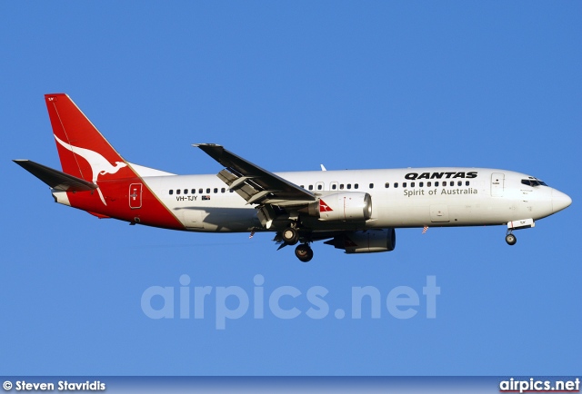 VH-TJY, Boeing 737-400, Qantas