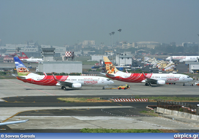 VT-AXQ, Boeing 737-800, Air India Express