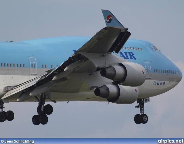 HL7493, Boeing 747-400, Korean Air