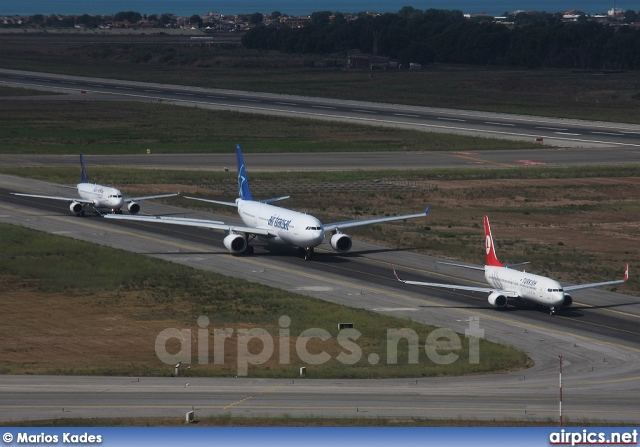 C-GGTS, Airbus A330-200, Air Transat