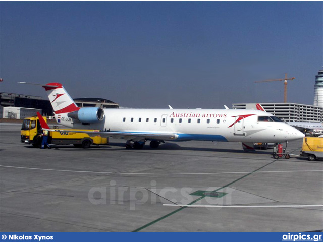 OE-LCM, Bombardier CRJ-200LR, Austrian Arrows (Tyrolean Airways)
