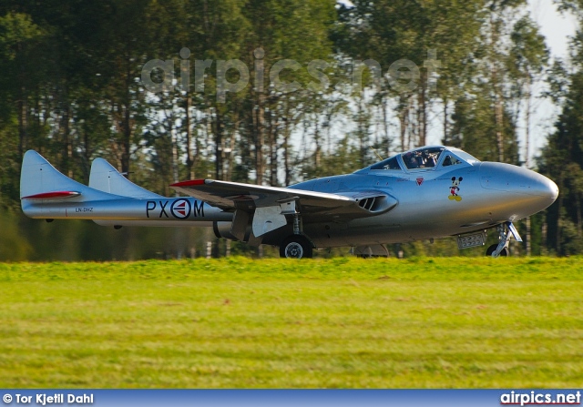 LN-DHZ, De Havilland DH-115 Vampire-T.55, Private