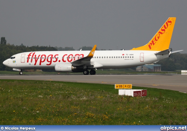 TC-AAK, Boeing 737-800, Pegasus Airlines