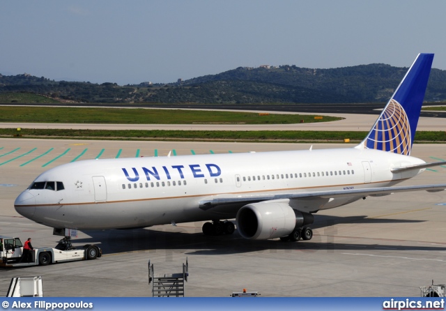 N76151, Boeing 767-200ER, United Airlines