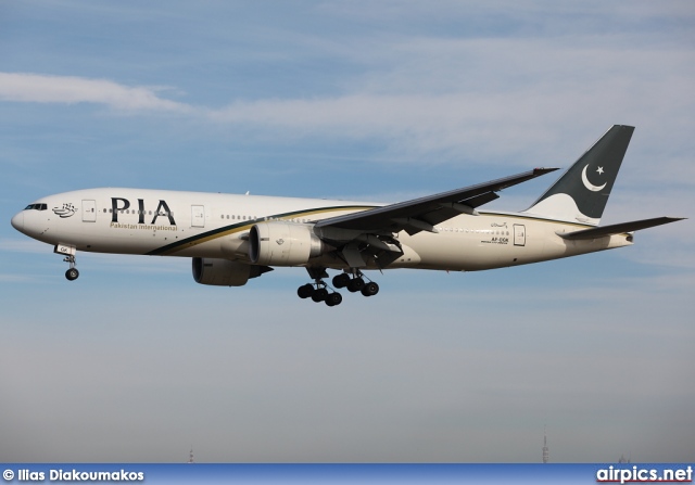 AP-BGK, Boeing 777-200ER, Pakistan International Airlines (PIA)