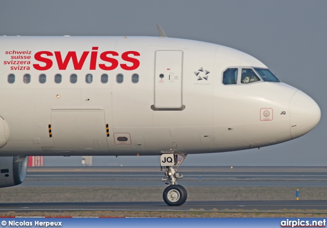 HB-IJQ, Airbus A320-200, Swiss International Air Lines