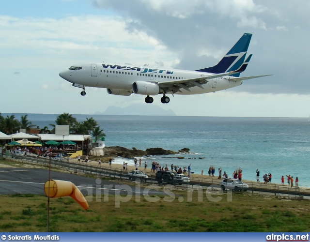 C-FLWJ, Boeing 737-700, WestJet