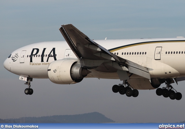 AP-BGK, Boeing 777-200ER, Pakistan International Airlines (PIA)