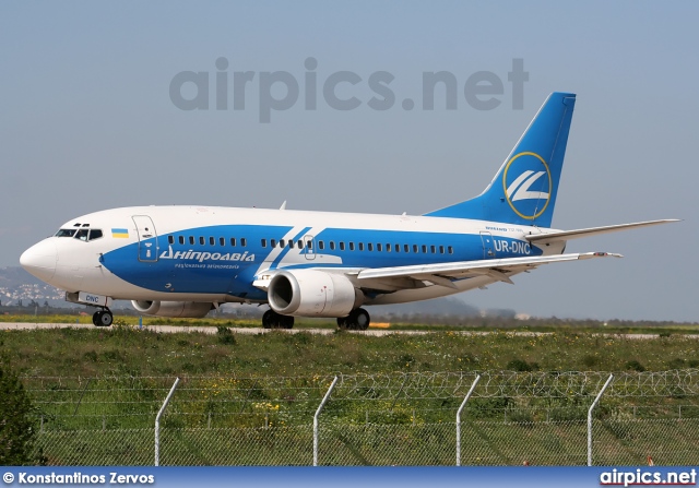 UR-DNC, Boeing 737-500, Dniproavia