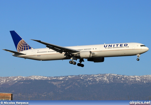 N67052, Boeing 767-400ER, United Airlines
