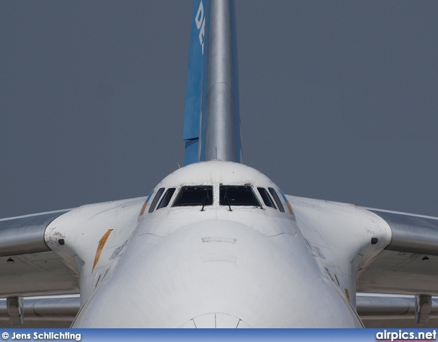 UR-82008, Antonov An-124-100 Ruslan, Antonov