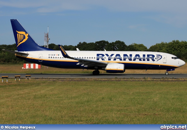 EI-DLW, Boeing 737-800, Ryanair