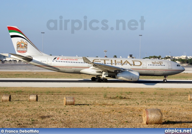 A6-EYE, Airbus A330-200, Etihad Airways