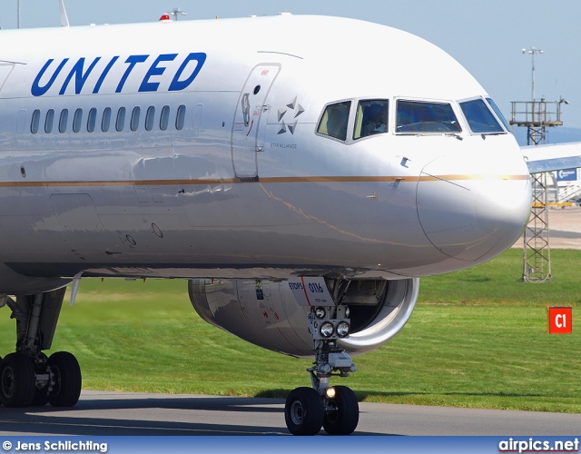 N12116, Boeing 757-200, United Airlines