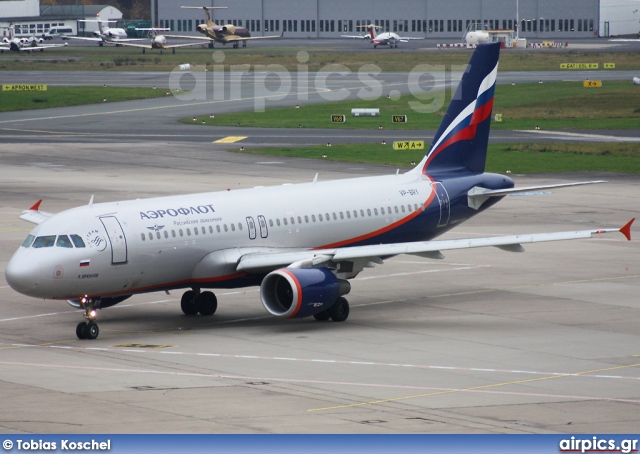 VP-BRY, Airbus A320-200, Aeroflot