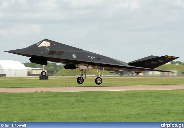 84-0825, Lockheed F-117-A, United States Air Force