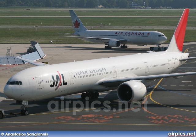 JA734J, Boeing 777-300ER, Japan Airlines