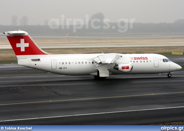 HB-IYT, British Aerospace Avro RJ100, Swiss International Air Lines