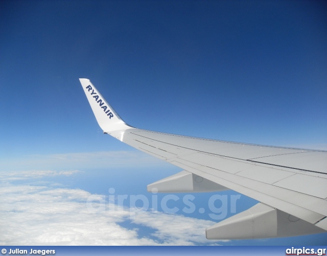 EI-DWW, Boeing 737-800, Ryanair