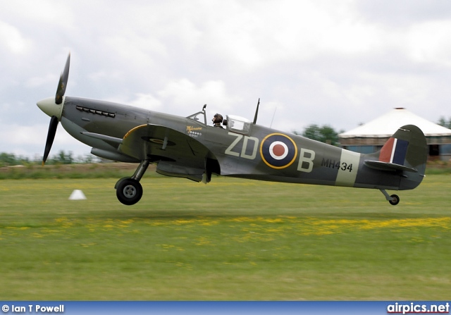 G-ASJV, Supermarine Spitfire-Mk.IXB, Private