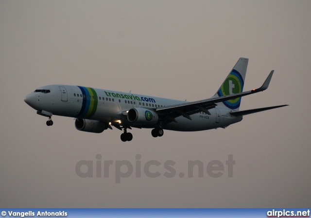 PH-HZK, Boeing 737-800, Transavia