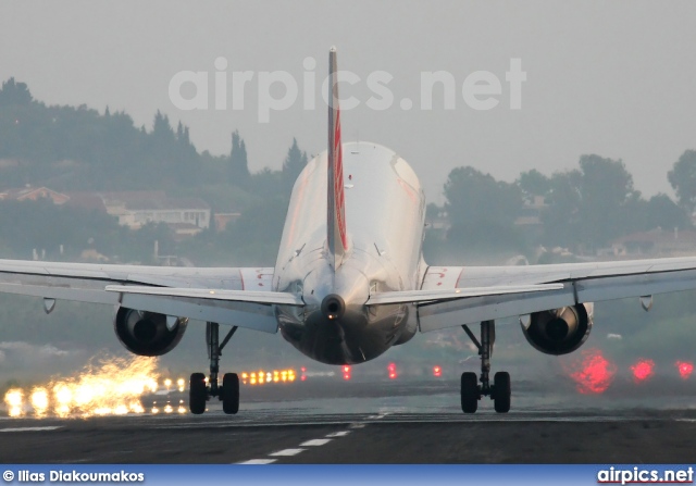 OE-LEE, Airbus A320-200, Niki