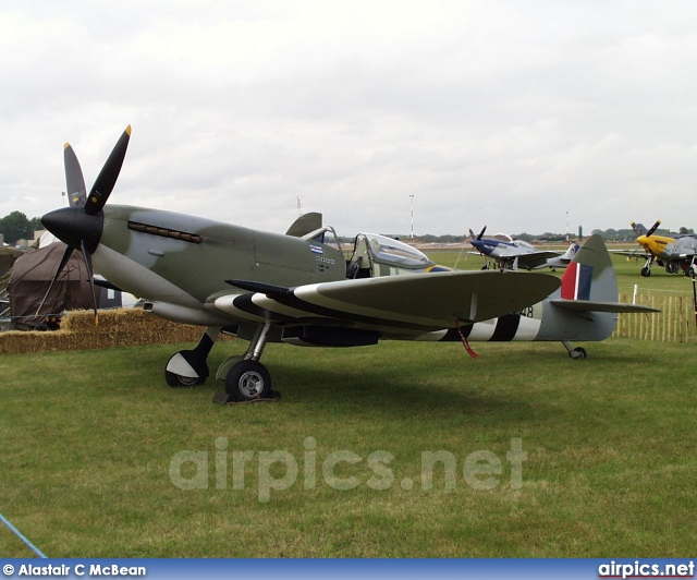 G-OXVI, Supermarine Spitfire-LFXVIe, Private