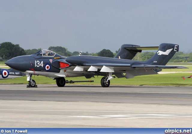 G-CVIX, De Havilland DH-110 Sea Vixen-FAW.2, Private