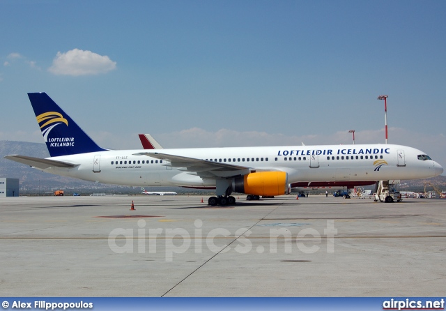 TF-LLZ, Boeing 757-200, Loftleidir Icelandic