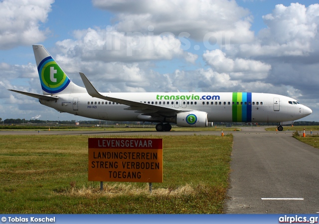 PH-HZI, Boeing 737-800, Transavia