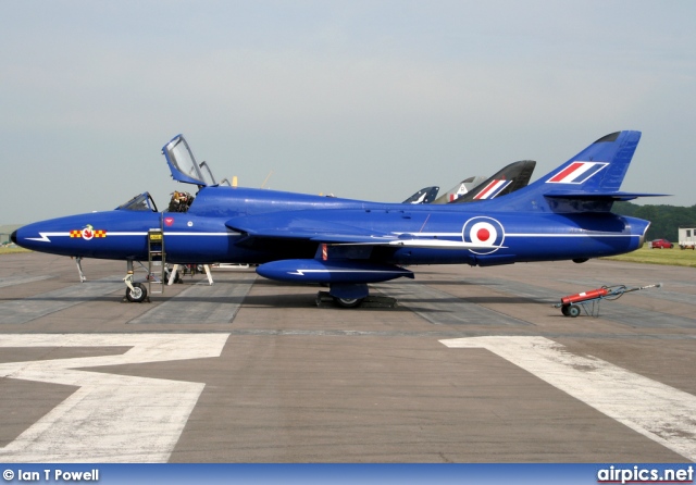 G-BXKF, Hawker Hunter-T.7, Private