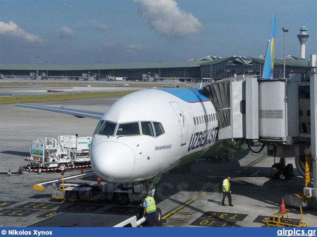 VP-BUD, Boeing 757-200, Uzbekistan Airways