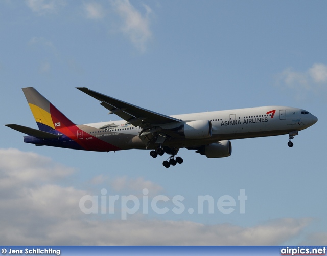 HL7755, Boeing 777-200ER, Asiana Airlines