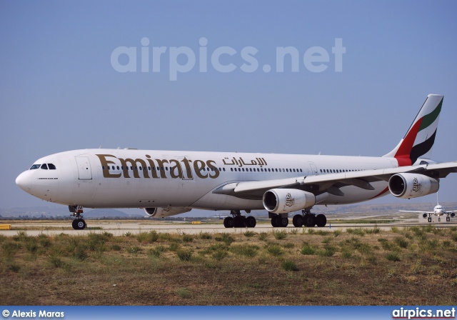 A6-ERR, Airbus A340-300, Emirates