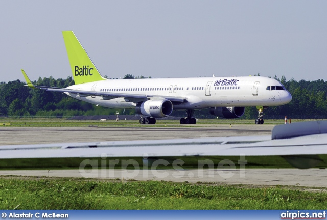 YL-BDC, Boeing 757-200, Air Baltic