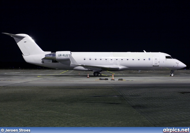 UR-RUS, Bombardier Challenger 850, Untitled