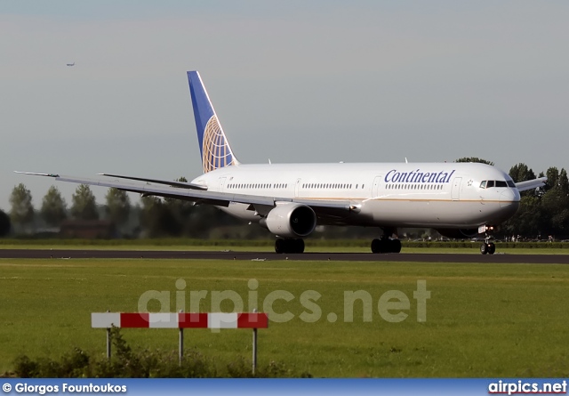 N68061, Boeing 767-400ER, Continental Airlines